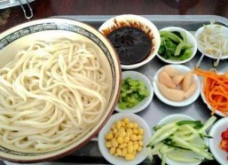 娱乐吃瓜酱吃面条小说,面条小说里的欢乐时光